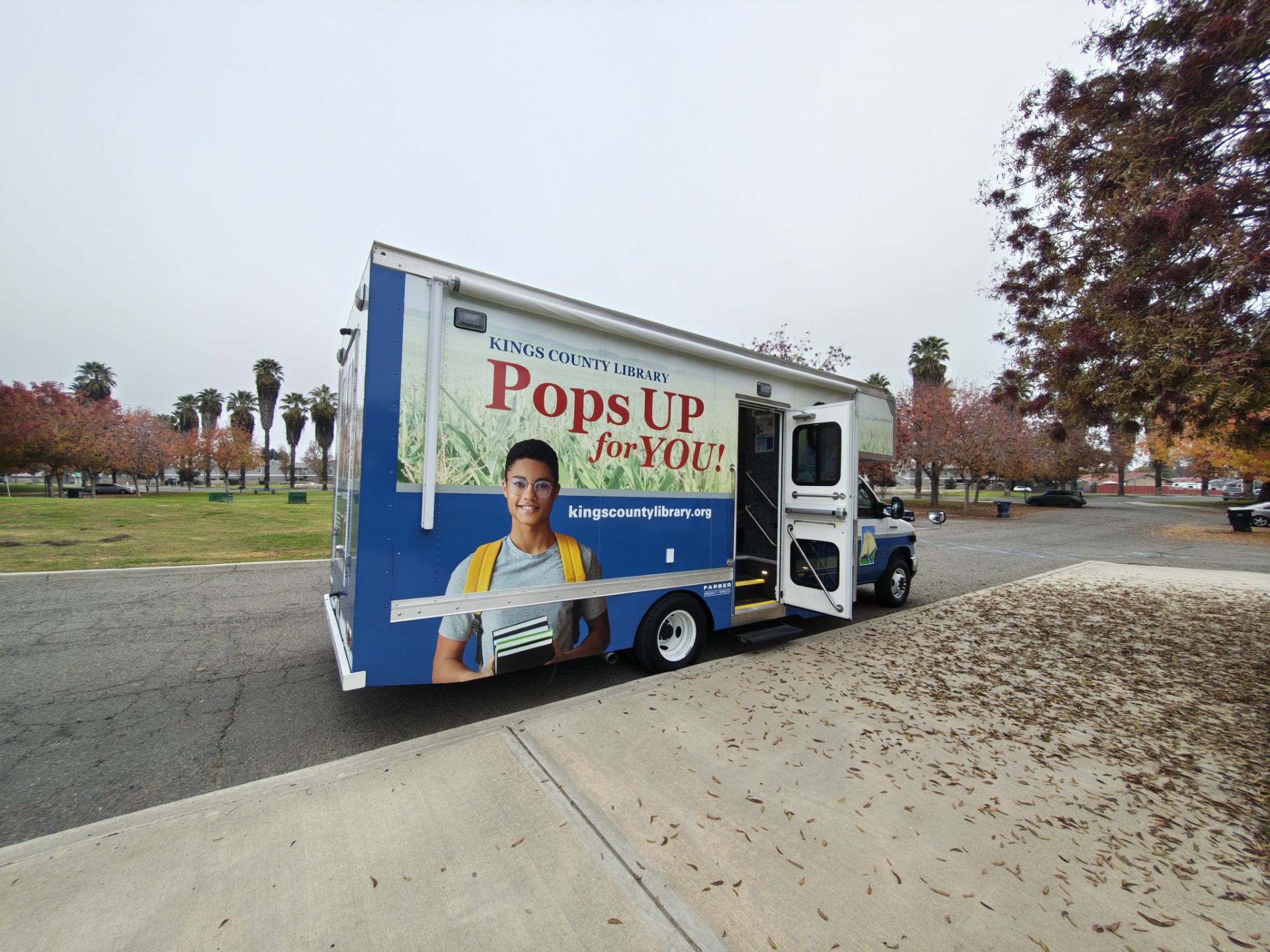 KCL's Mobile Library Pops Up in Lemoore